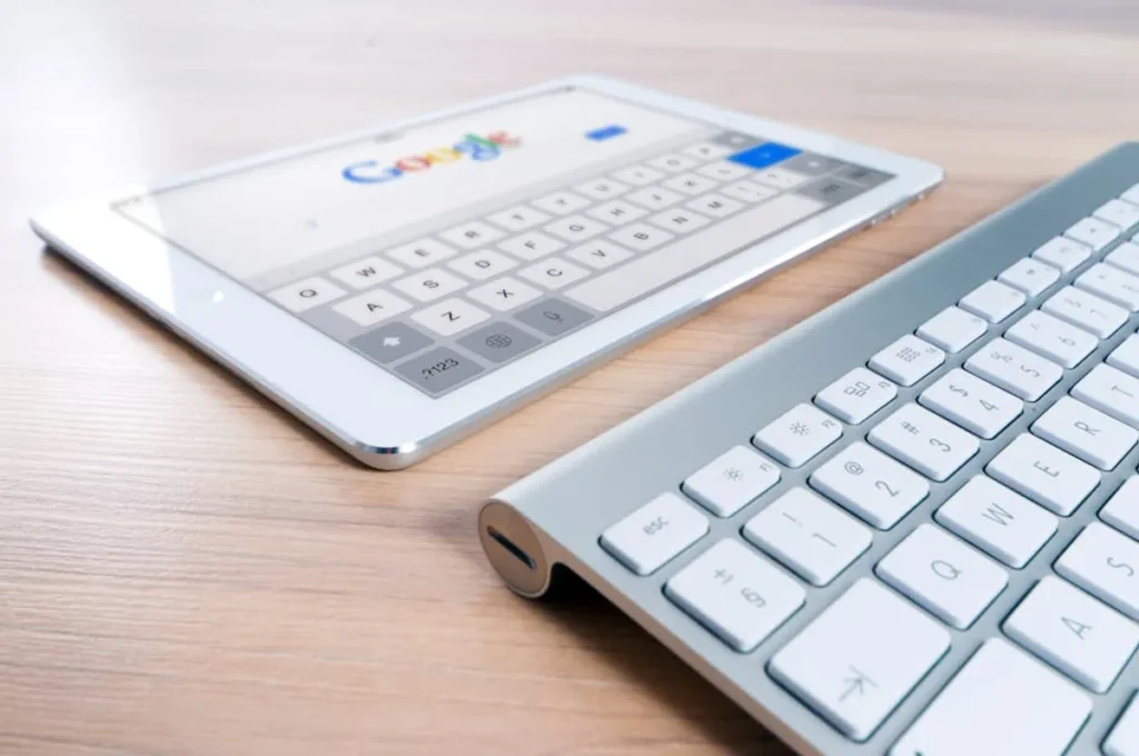 Search Engine Position Tracker: Track SERP Movement